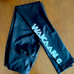 Wakaan Leggings